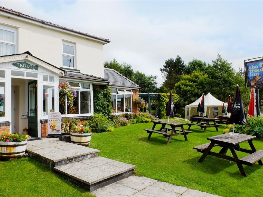 The Trout Inn Beulah Exterior foto
